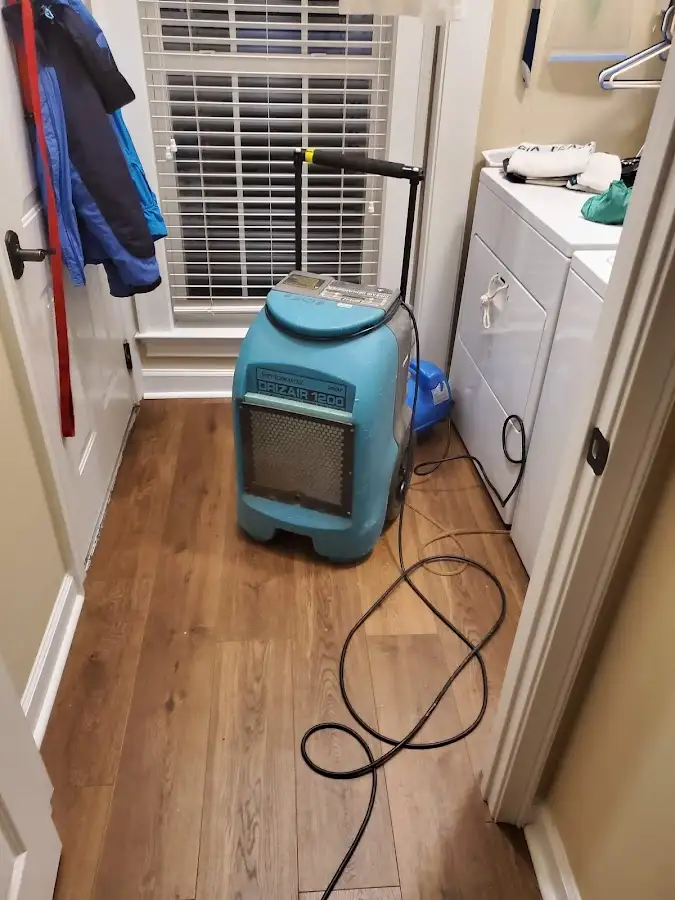Commercial dehumidifier deployed for Crawl Space Restoration in Columbia